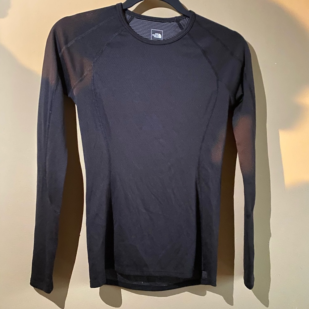North face black long sleeve shirt